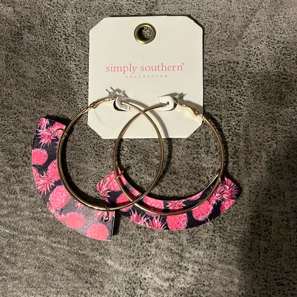 NWT Simply Southern Pineapple Hoop Earrings